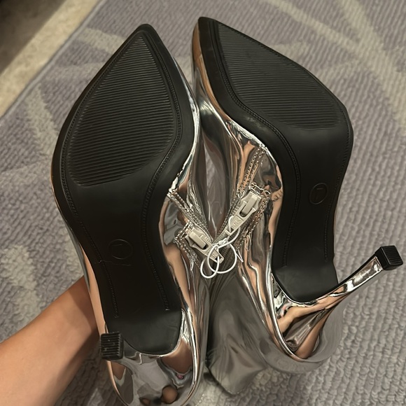 A New Day Women's Shandra Ankle Boots Patent Leather Silver Pointy Toe - Picture 9 of 11